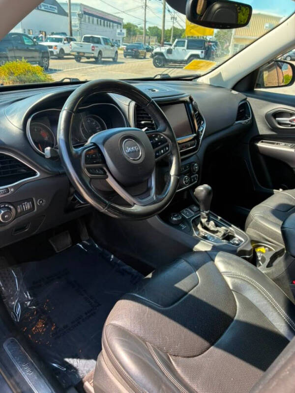 2019 Jeep Cherokee Overland