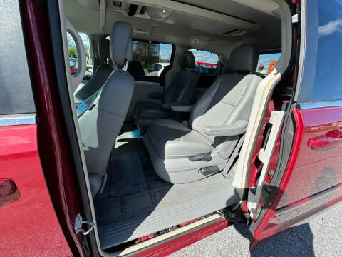 2011 Volkswagen Routan SE