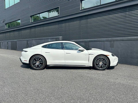 2025 Porsche Taycan