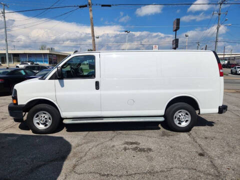 2022 Chevrolet Express 2500