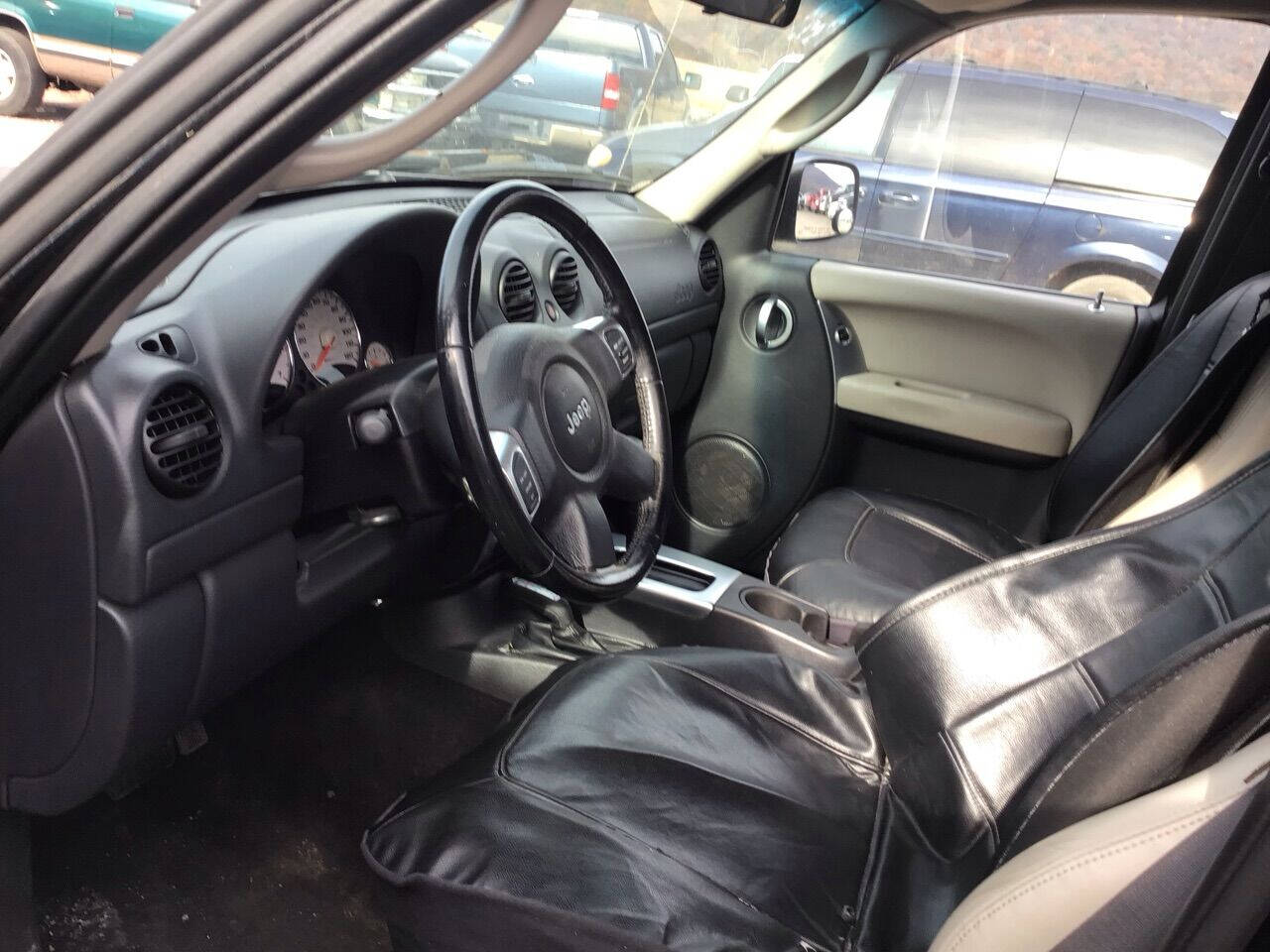 Black 2002 Jeep Liberty Limited Limited 4dr 4WD SUV 2