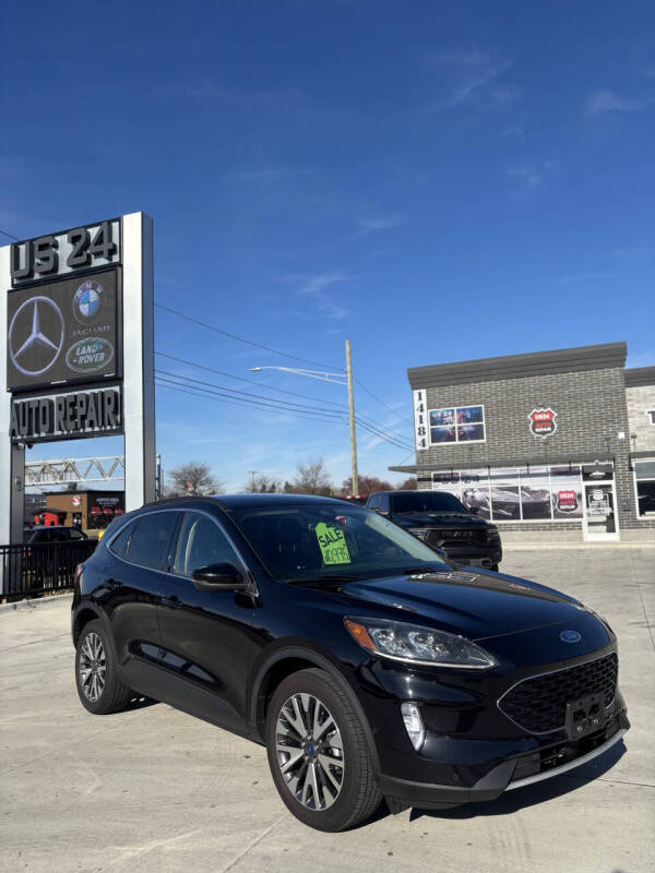 2020 Ford Escape Titanium's photo