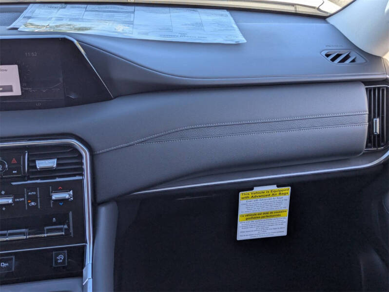 2025 Nissan Armada SV