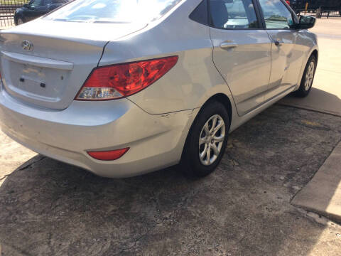 2012 Hyundai Accent GLS