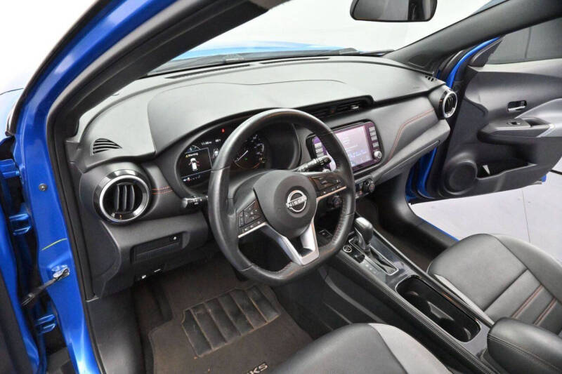 2023 Nissan Kicks SR
