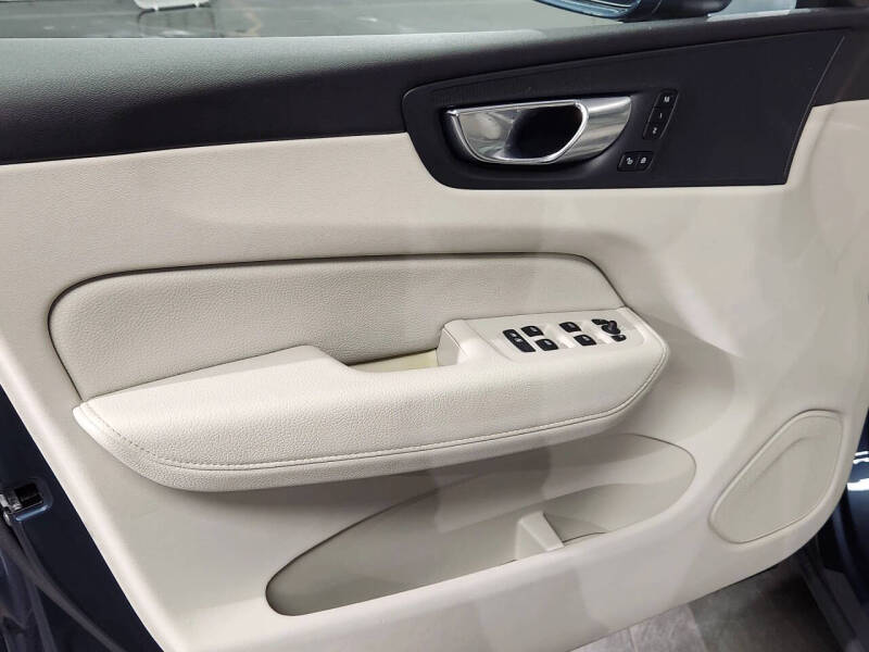 2021 Volvo XC60 T5 Momentum