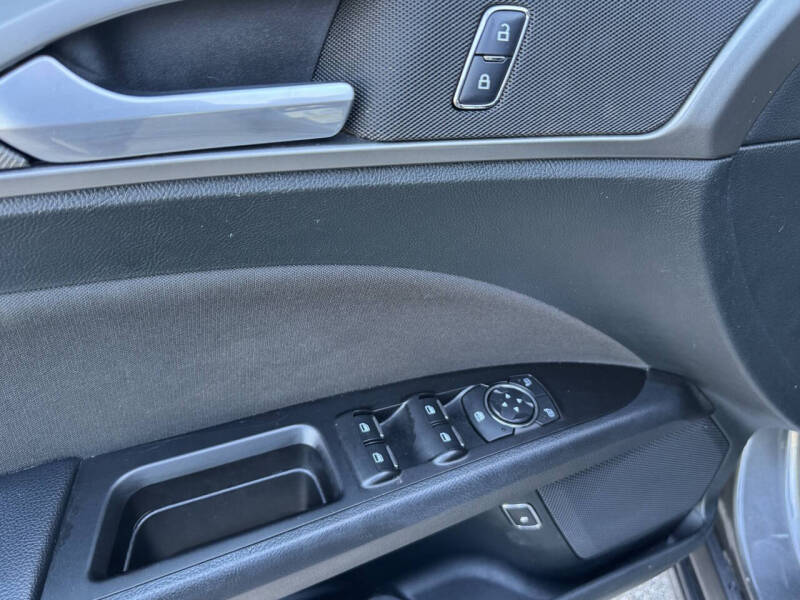 2017 Ford Fusion Hybrid SE