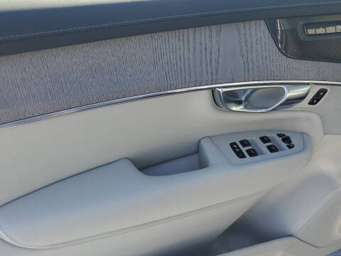 2025 Volvo XC90 B6 Ultra Bright Theme 6P