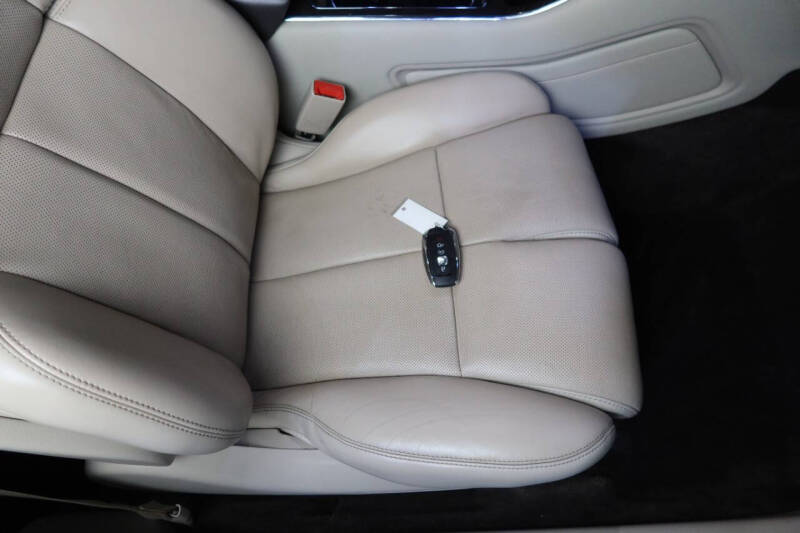 2017 Lincoln Continental Select