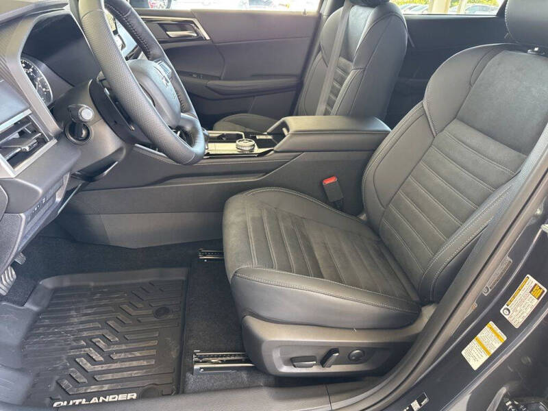 2026 Mitsubishi Outlander LE