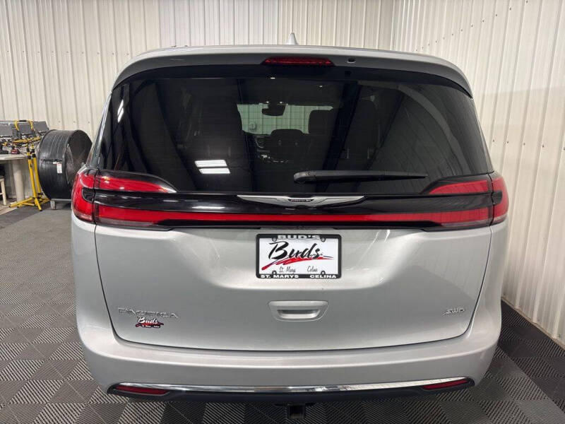 2022 Chrysler Pacifica Touring L