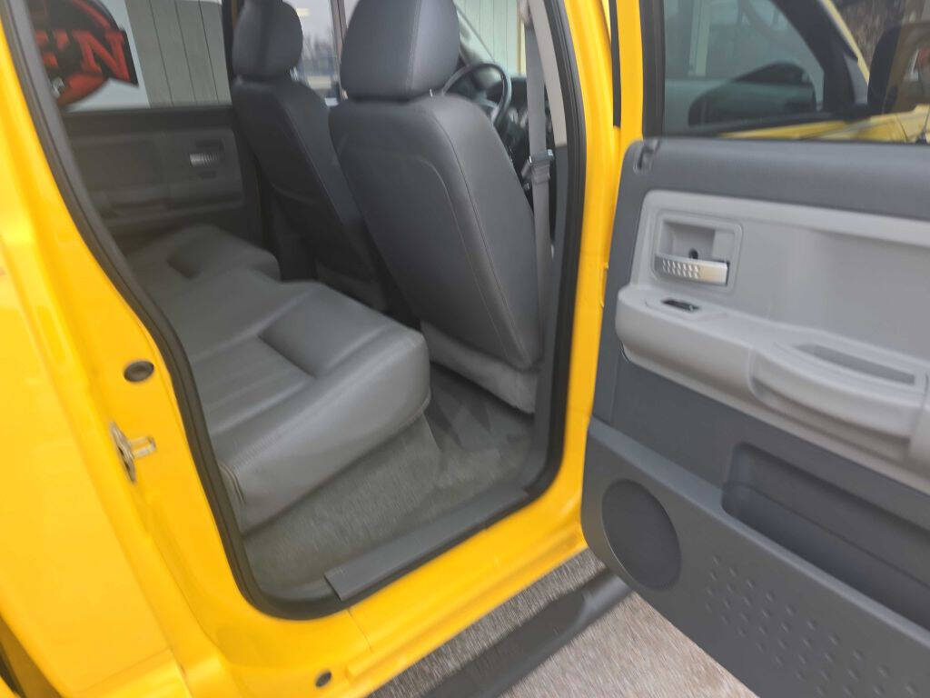 2006 Dodge Dakota 49