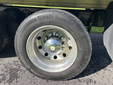 2019 Freightliner Business class M2