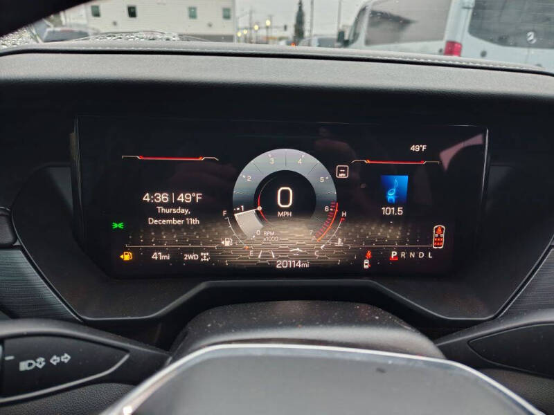 2025 GMC Acadia Elevation