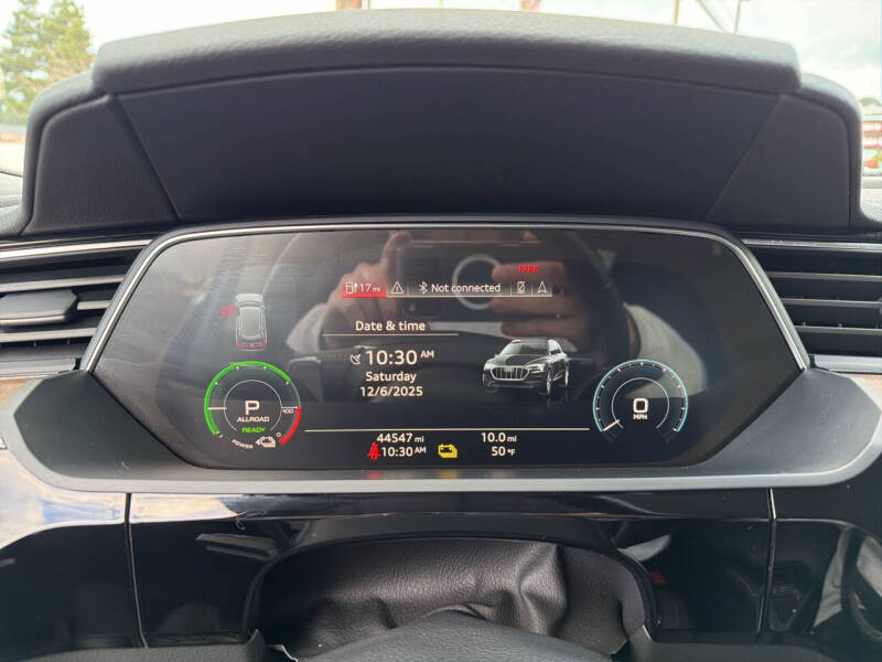 2019 Audi e-tron quattro Premium Plus