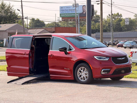 2026 Chrysler Pacifica Select