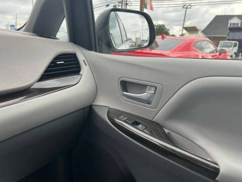 2015 Toyota Sienna