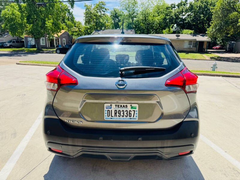 2020 Nissan Kicks S
