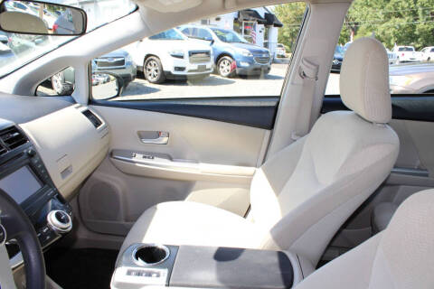 2014 Toyota Prius v Three