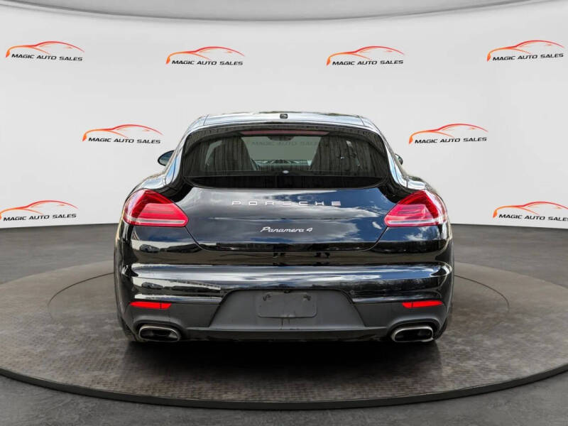 2016 Porsche Panamera