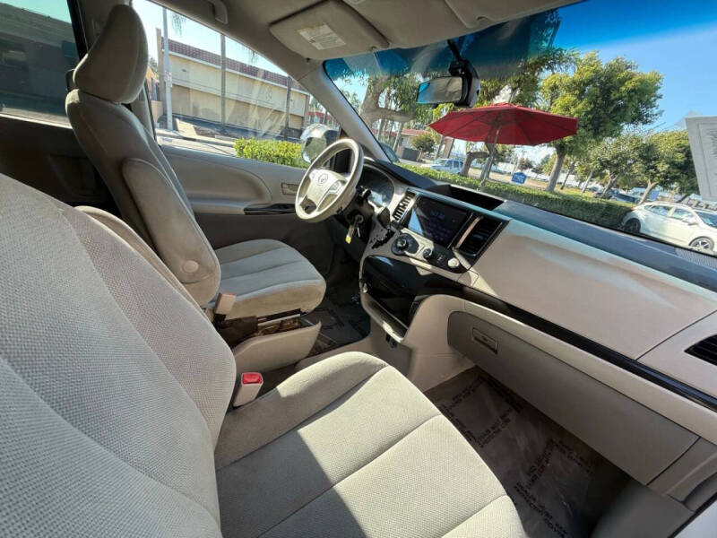 2014 Toyota Sienna L 7-Passenger