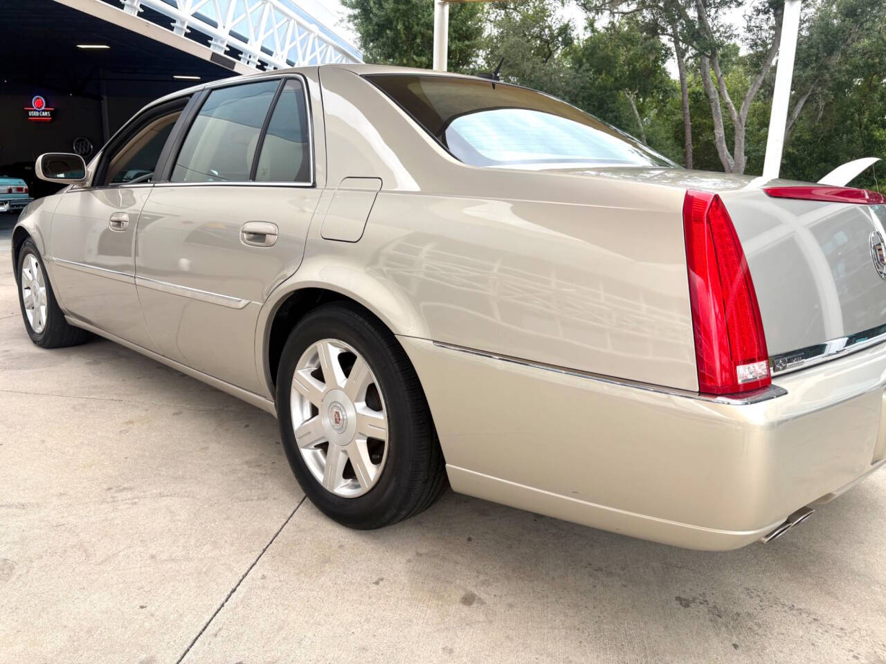 2007 Cadillac DTS 15