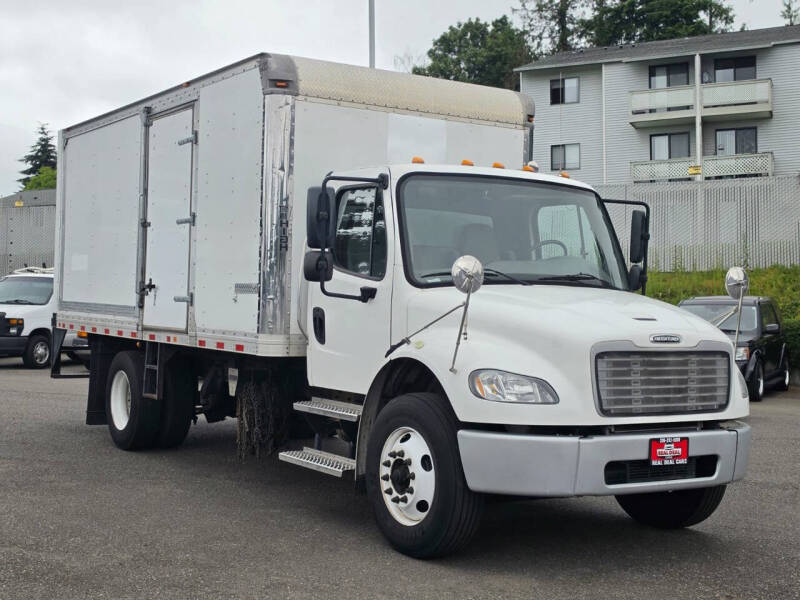 2018 Freightliner M2 106