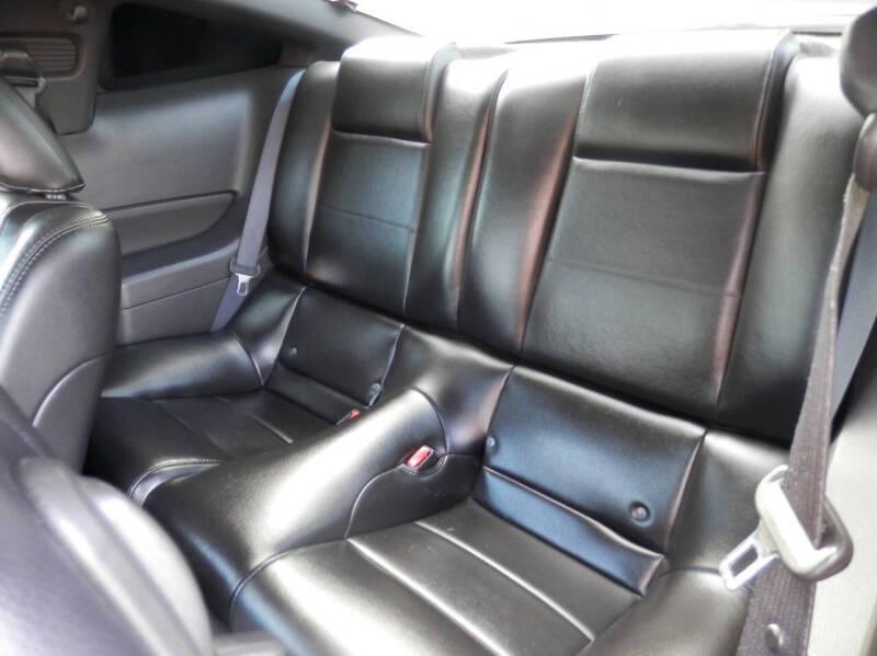 2006 Ford Mustang V6 Deluxe