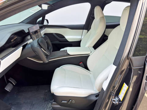 2025 Tesla Model X Plaid