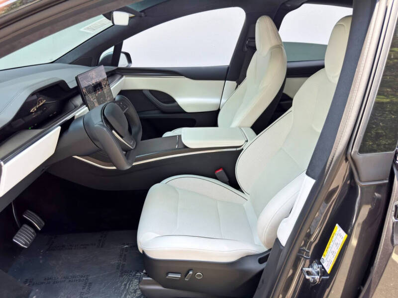 2025 Tesla Model X Plaid
