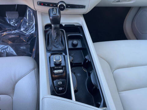 2020 Volvo XC60 T5 Momentum