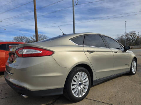 2016 Ford Fusion Hybrid S