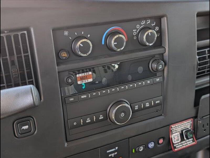 2025 Chevrolet Express 2500