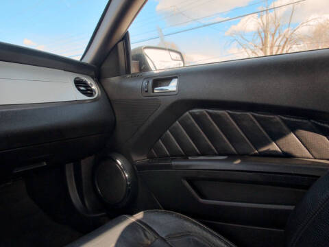 2011 Ford Mustang V6