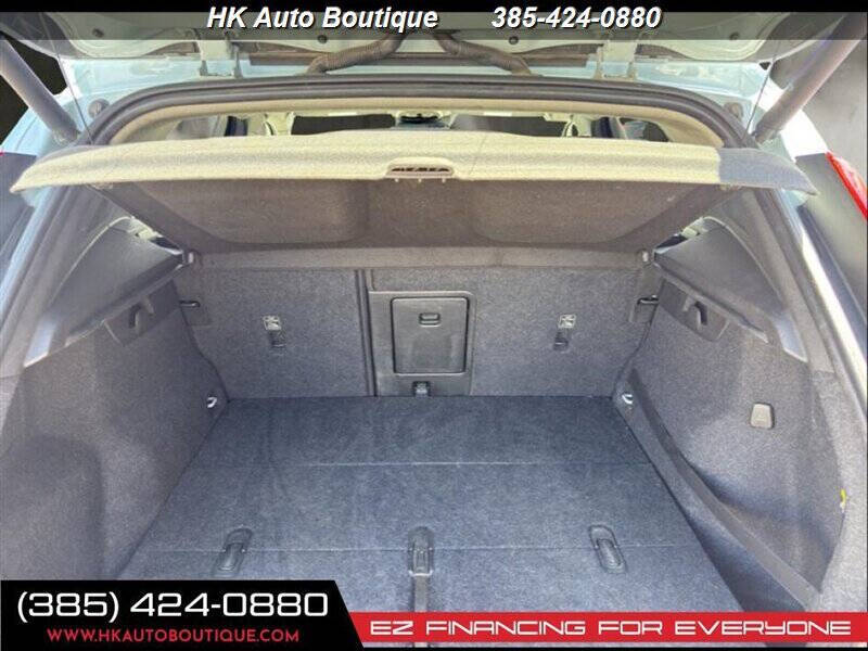 2019 Volvo XC40 T5 Momentum