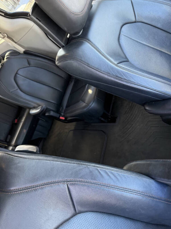 2017 Chrysler Pacifica Touring-L Plus