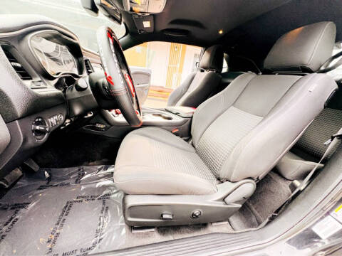 2015 Dodge Challenger SXT