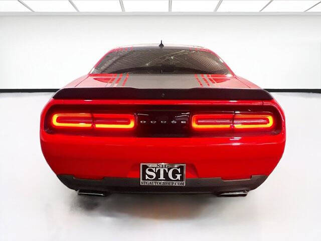 2018 Dodge Challenger 392 HEMI Scat Pack Shaker