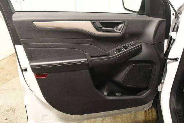 2022 Ford Escape Hybrid SE