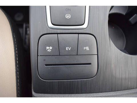 2022 Ford Escape Plug-In Hybrid Titanium