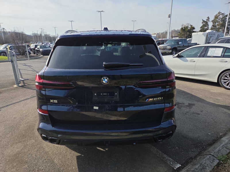 2026 BMW X5 M60i