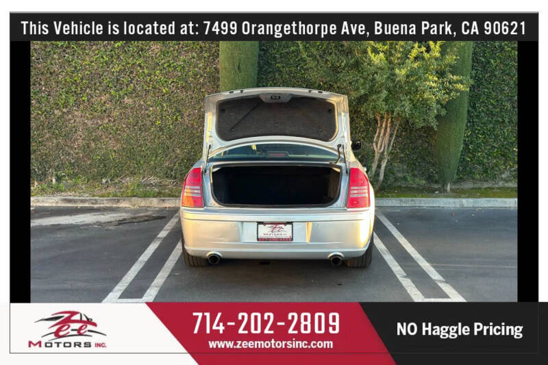 2006 Chrysler 300 SRT-8