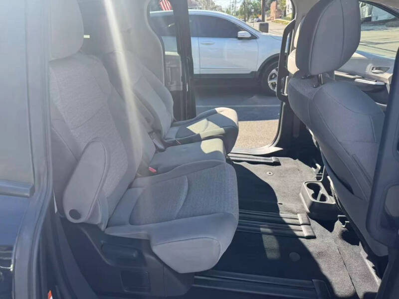2024 Toyota Sienna LE 8-Passenger