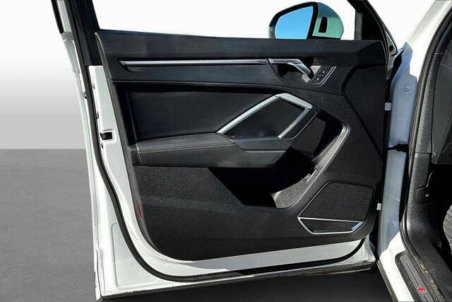 2019 Audi Q3 quattro S line Prem Plus 45 TFSI