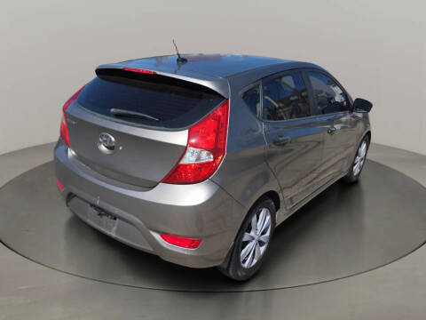 2013 Hyundai Accent SE