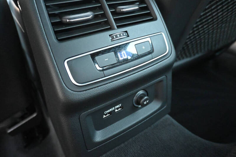 2022 Audi A4 quattro S line Prem Plus 45 TFSI