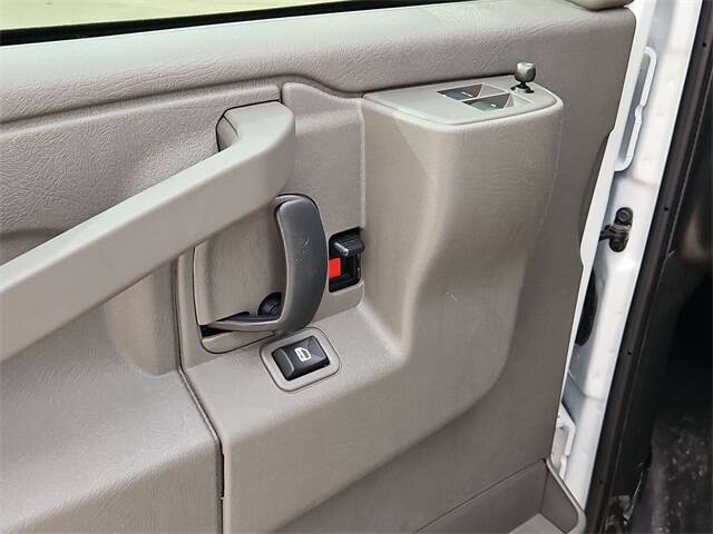 2024 GMC Savana 2500