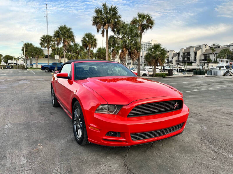 2013 Ford Mustang V6 Premium photo 6