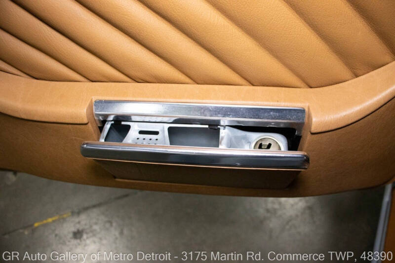 1991 Mercedes-Benz 560-Class 560 SEL