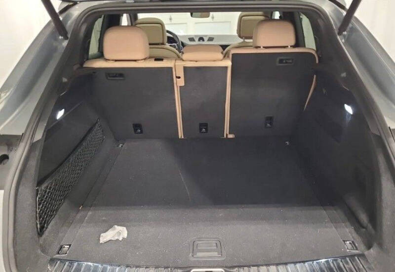 2022 Porsche Cayenne Coupe Platinum Edition